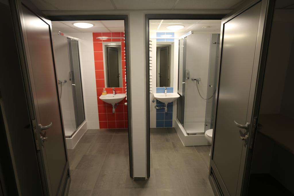 Ll20 Hostel Warschau Buitenkant foto